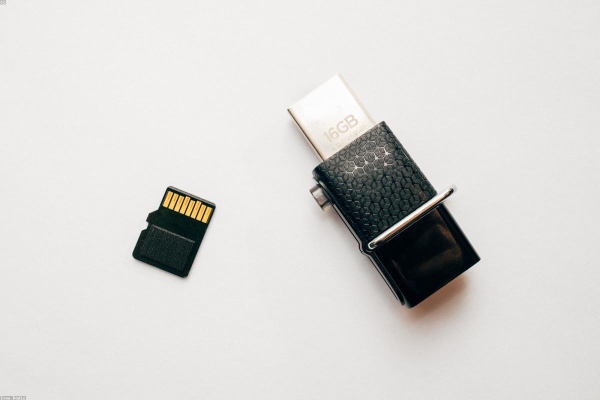 Datenfels SD-Karte mit 128 Gigabyte